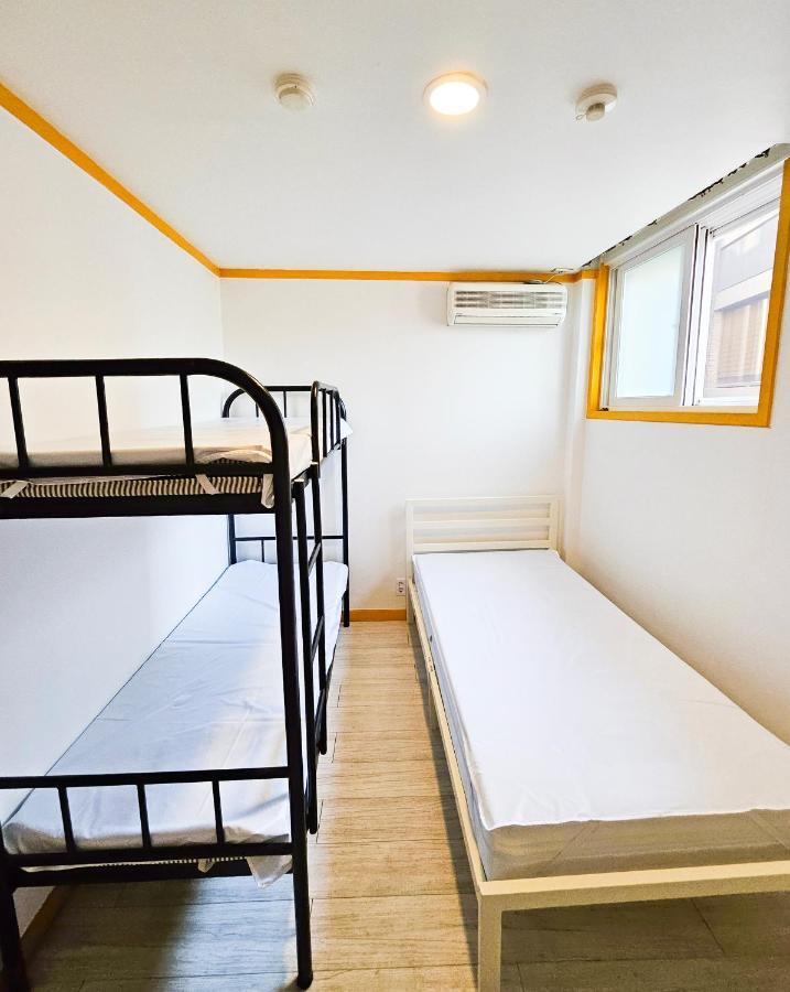Travelers A Korea Hostel โซล ภายนอก รูปภาพ