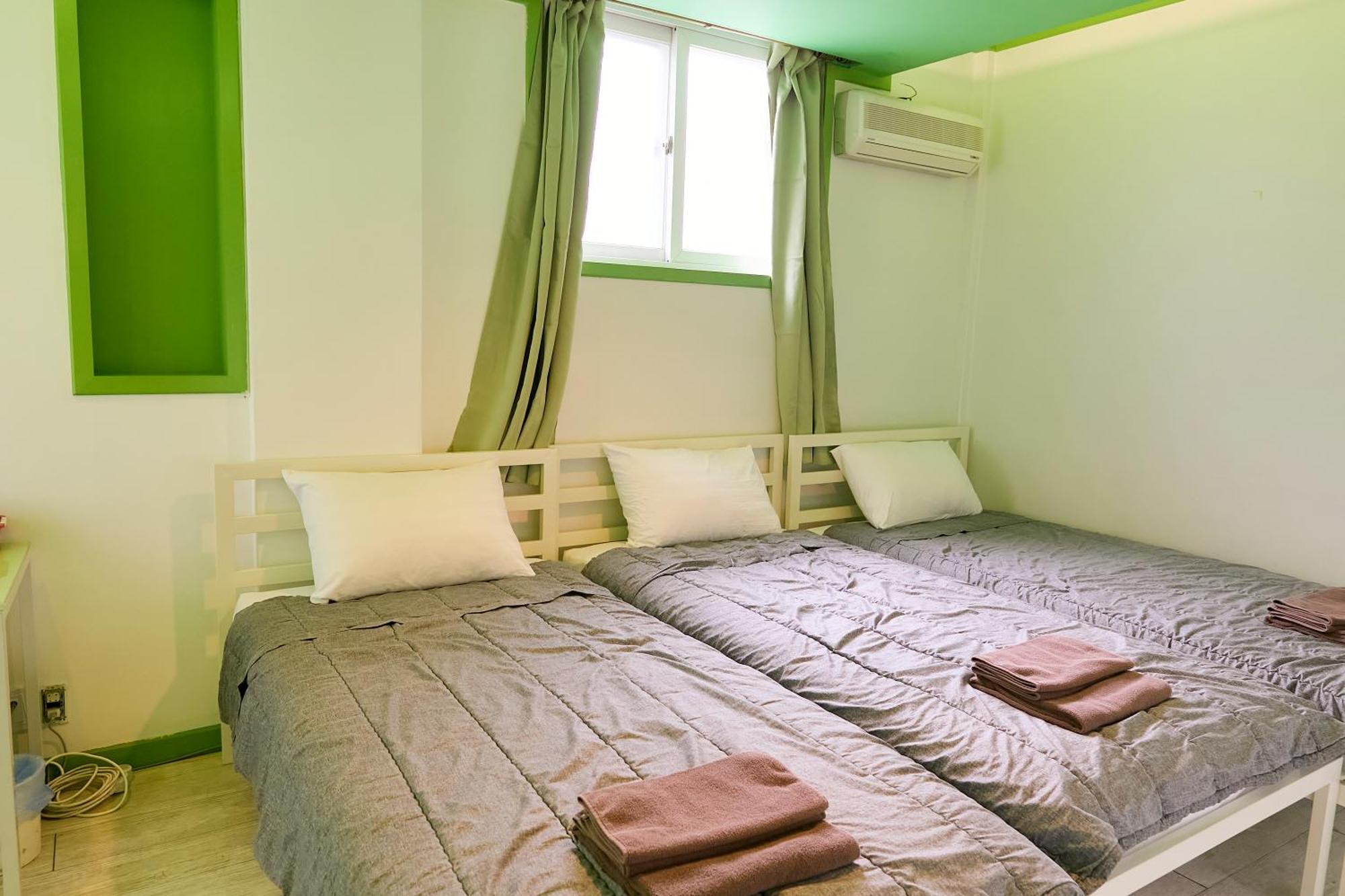 Travelers A Korea Hostel โซล ภายนอก รูปภาพ